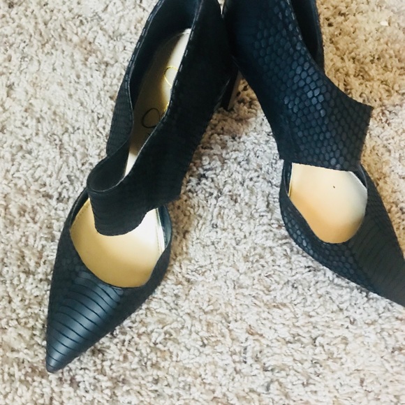 Shoes - Picture 3 of 3